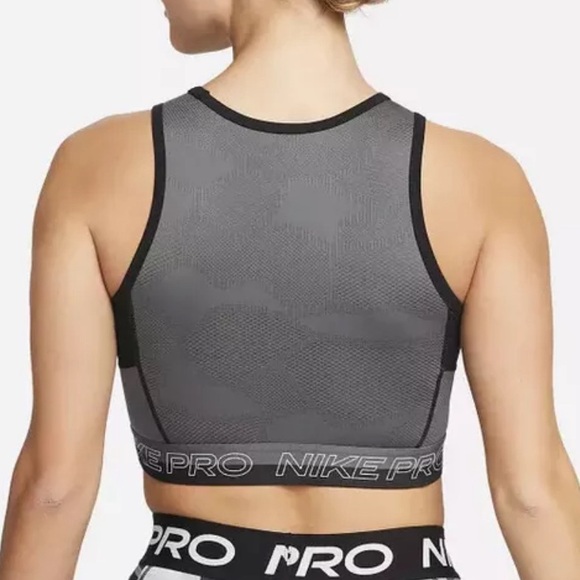 NIKE PRO Dri-Fit Training Top. - Picture 2 of 13